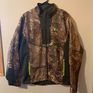UNDER ARMOUR CAMO JACKET - MENS SIZE XL